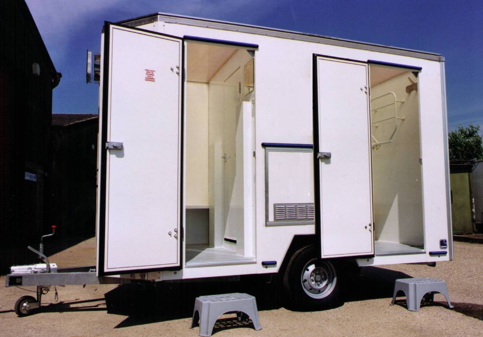 Portable Showers Hire for Industrial Use